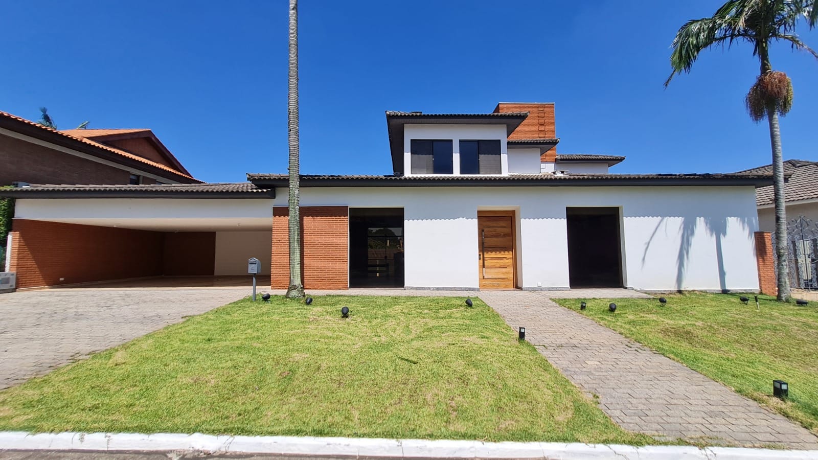 Casa à Venda no Alphaville Residencial 5 | 620 m² de Construção